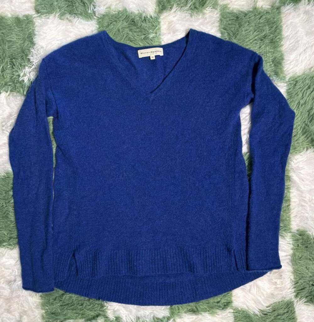 White + Warren Cashmere V-Neck Sweater Size XS Blue Ribbed Knit Pullover